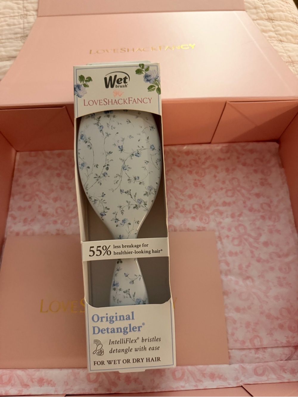 LoveShackFancy Wet Brush Floral Detangler in Blue
